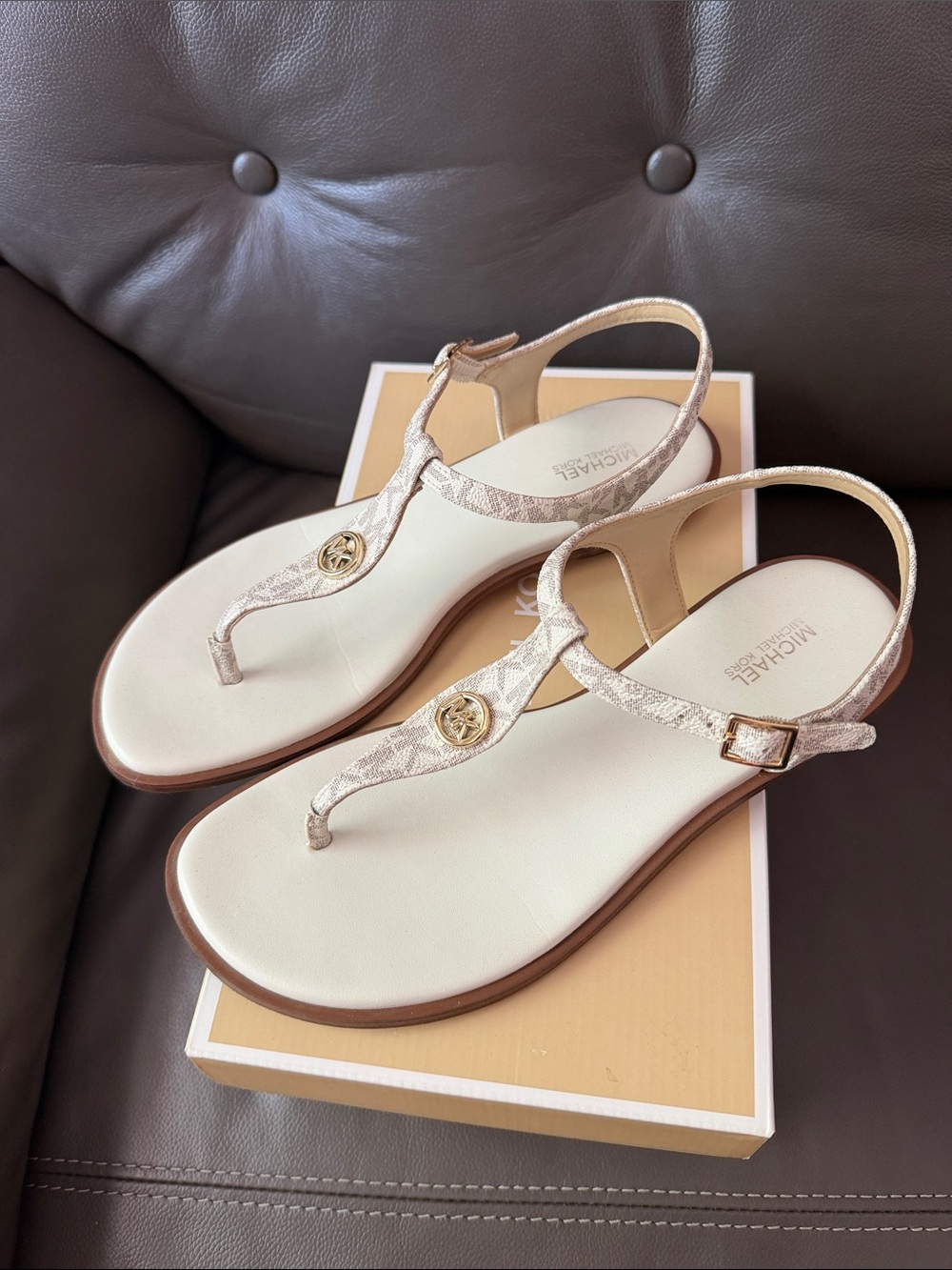 Women’s Michael Kors Vanilla Mallory Thong T-Strap Slingback Sandals Size 9